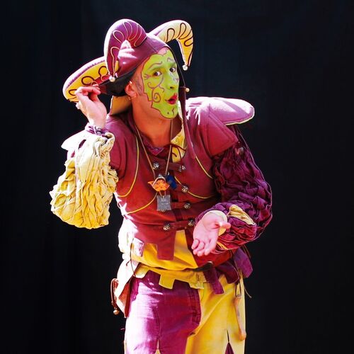 Le Fou Gueux, jongleur, troubadour de Paris